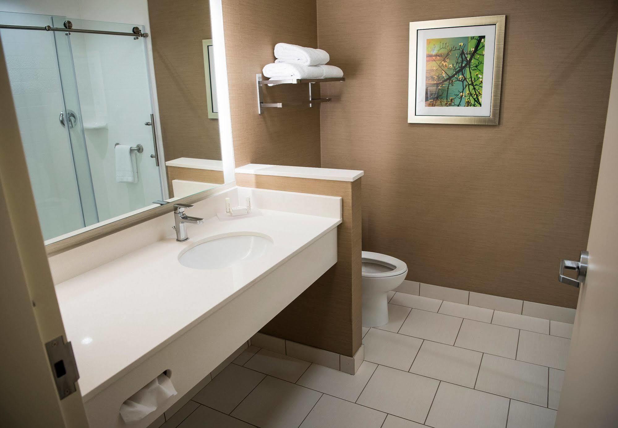 Fairfield Inn & Suites By Marriott Cincinnati Uptown/University Area Esterno foto